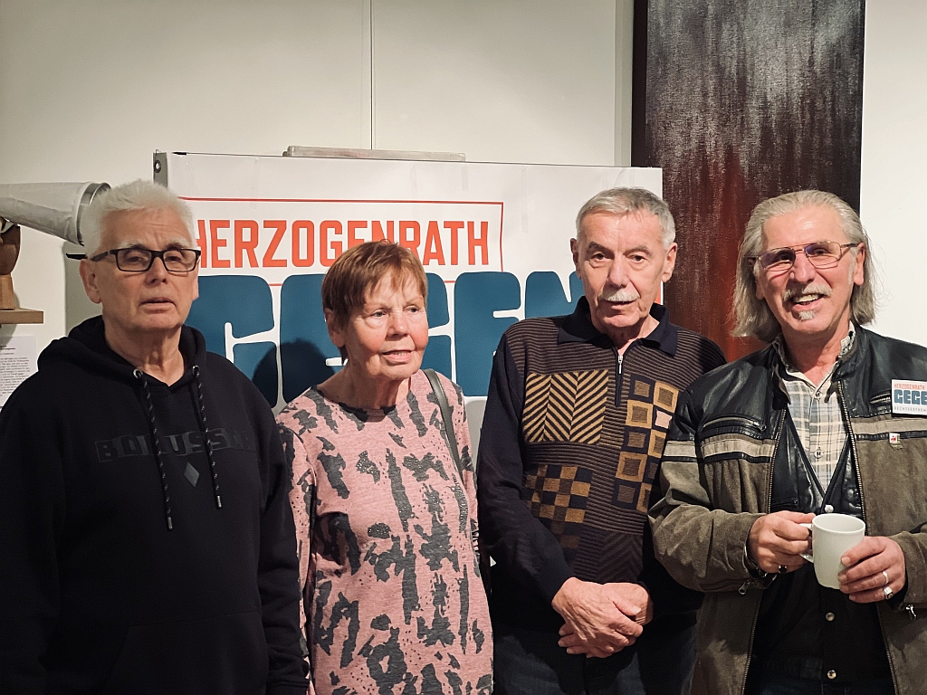 Foto von den Teilnehmer*innen der Unterzeichnung der Bündniserklärung im Dezember 2024